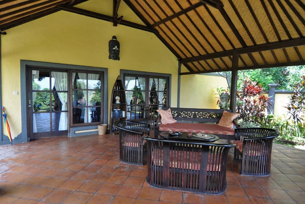 Puri Mangga Sea View Resort And Spa Lovina Exterior foto