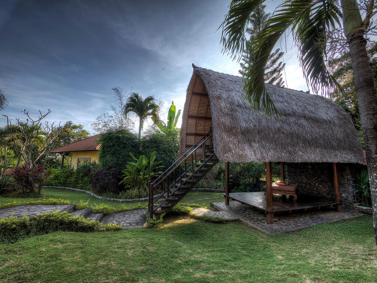 Puri Mangga Sea View Resort And Spa Lovina Exterior foto