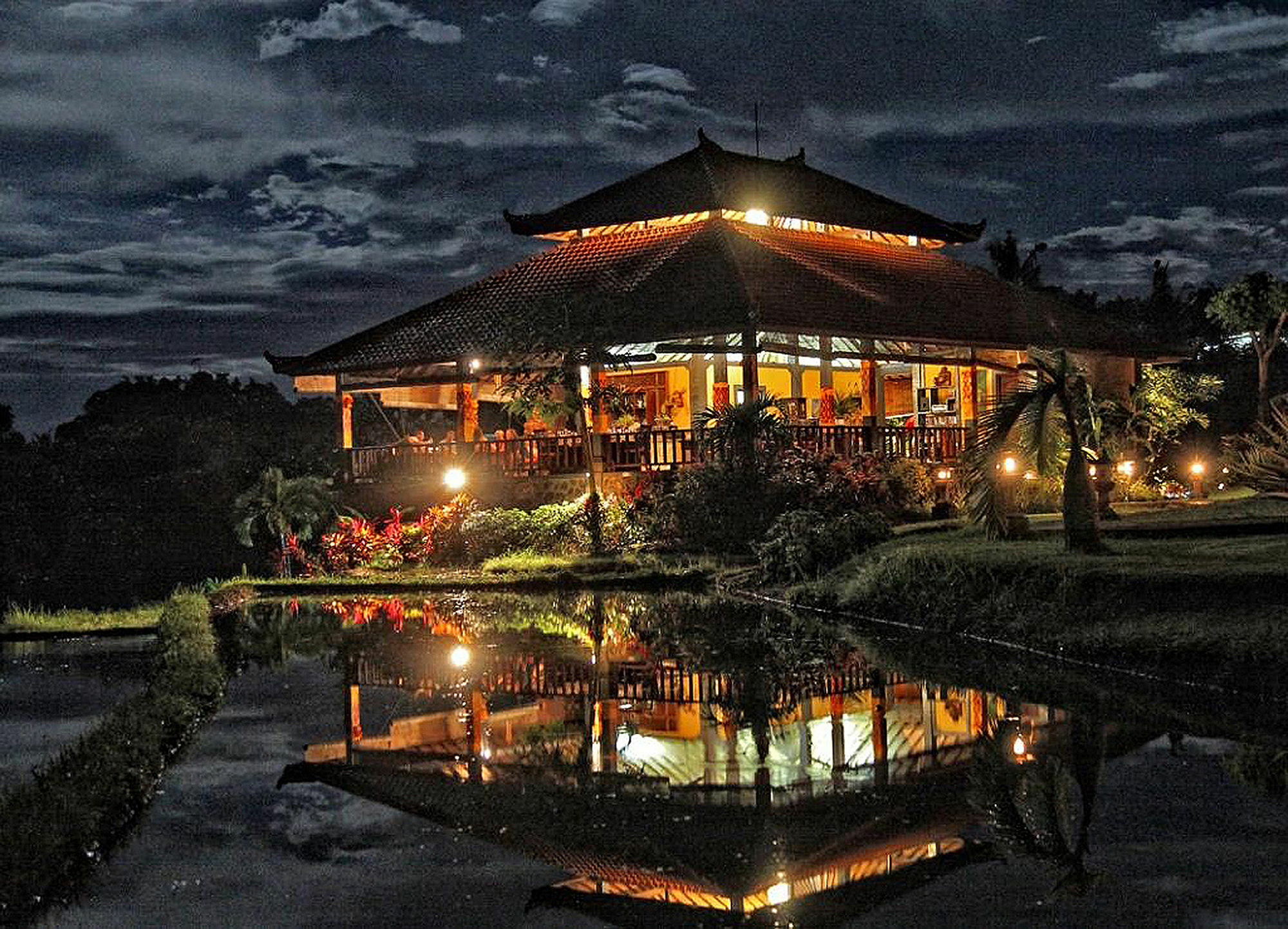 Puri Mangga Sea View Resort And Spa Lovina Exterior foto